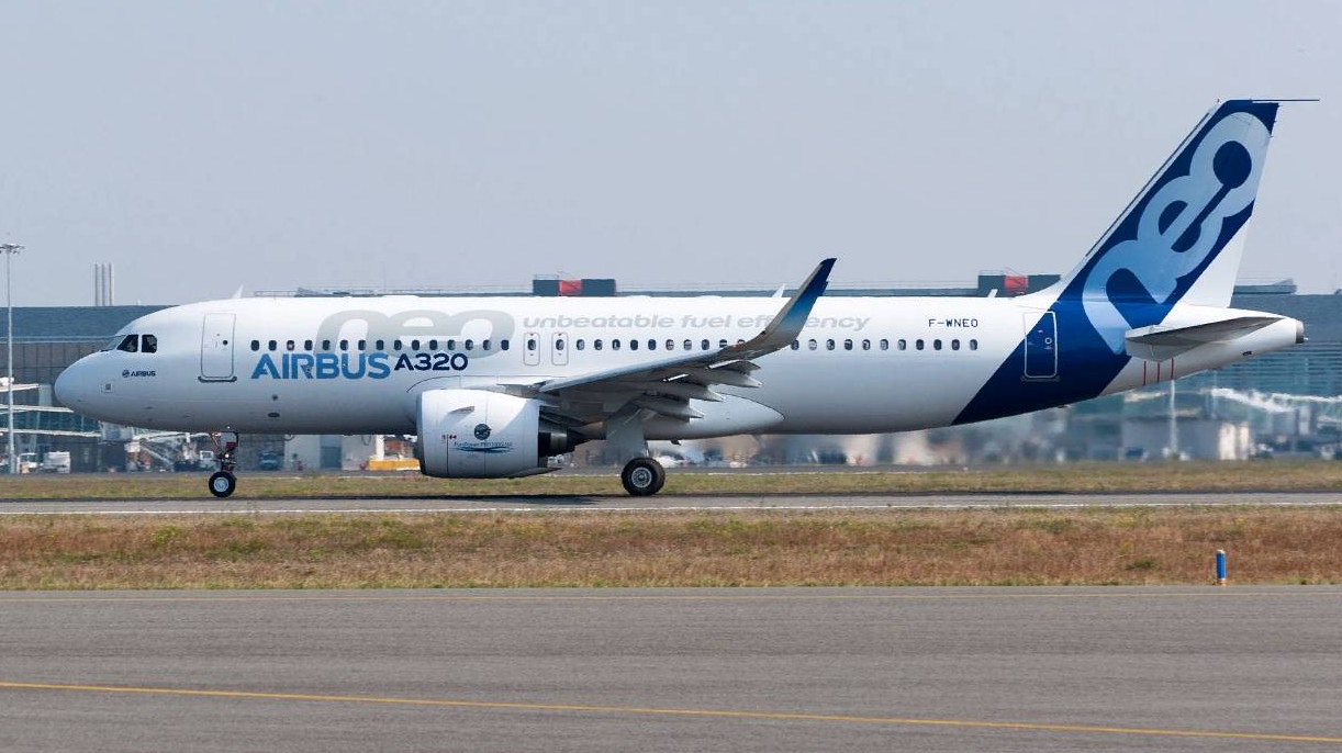 Самолет Airbus SE A320neo