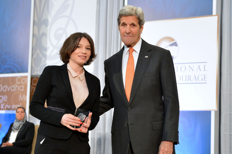 Жанна Немцова и Джон Керри, автор: U.S. Department of State [statephotos], лицензия: U.S. Government Works