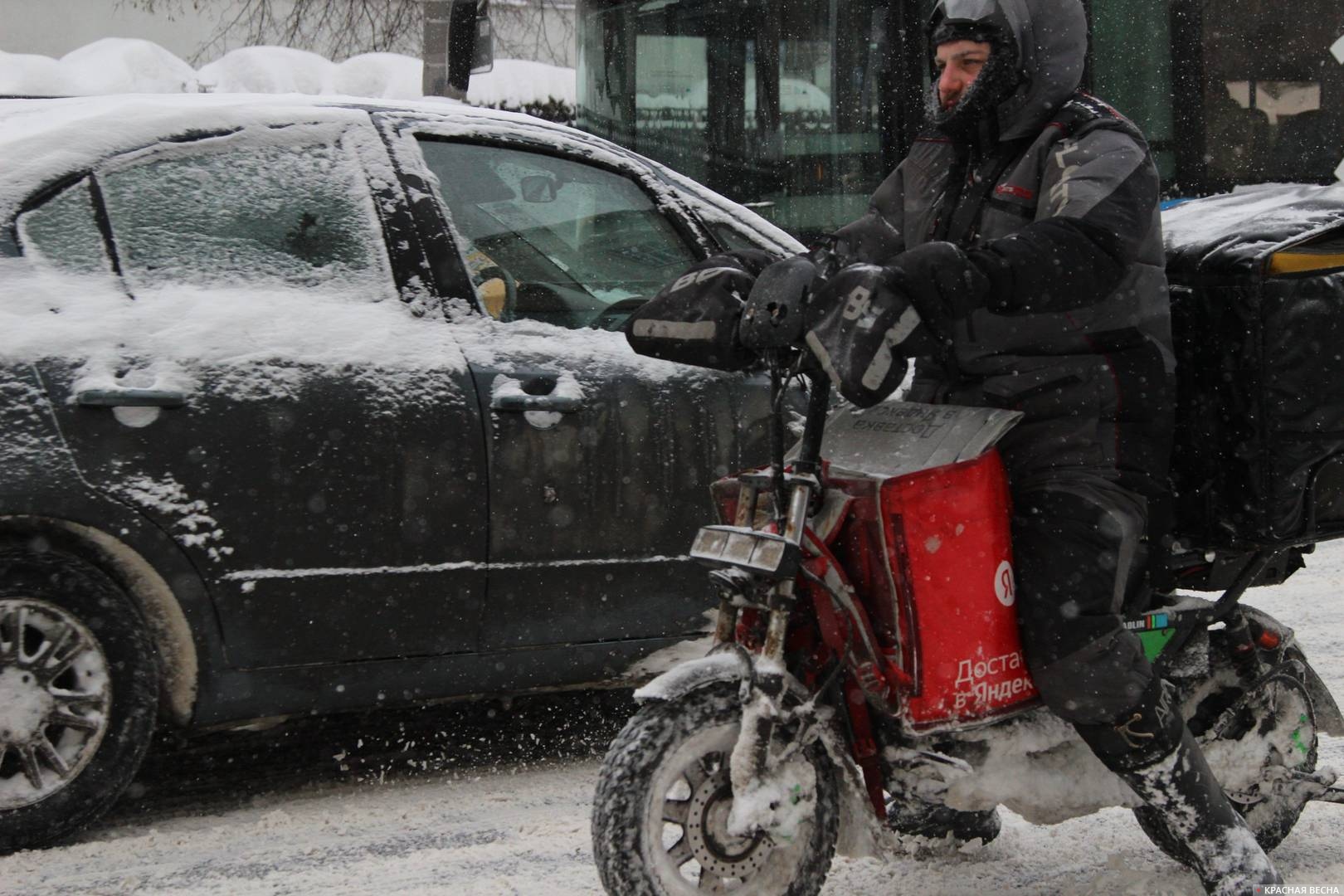 На дорогах заснеженной Москвы