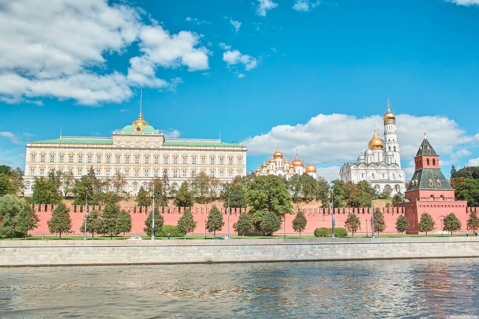Кремль. Вид с реки. Москва