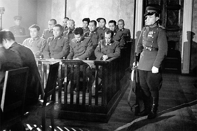 Скамья подсудимых. Хабаровск, декабрь 1949 г
