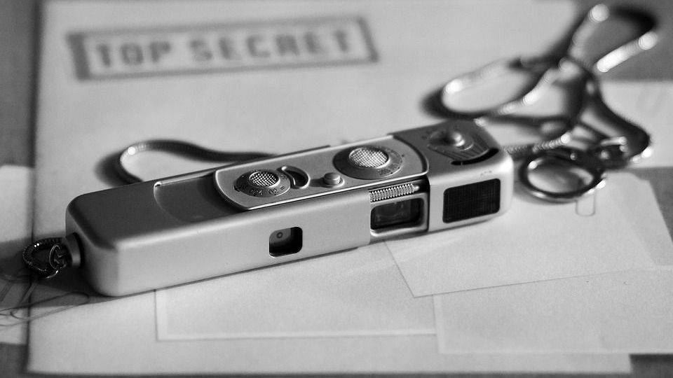 Шпион, камера, секрет