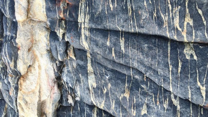Образец метаморфических пород из Австралии возрастом 1,3 млрд лет