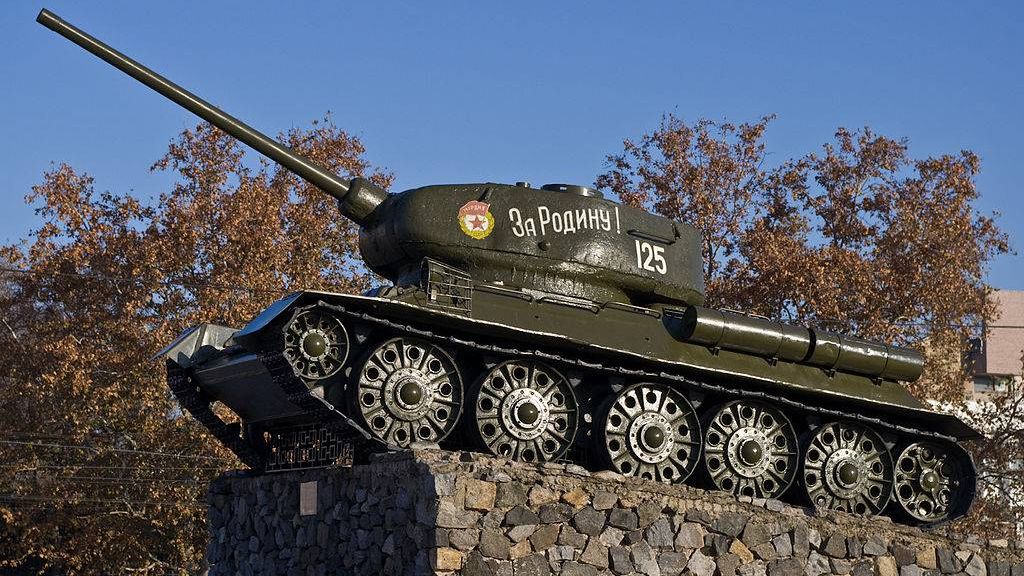Танк Т-34 на Мемориале Славы в Тирасполе
