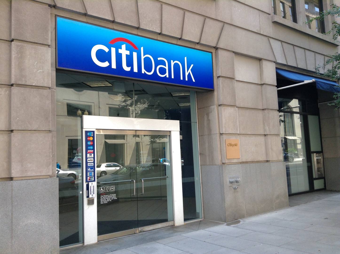 Citibank, Washington — головной банк с дочерним отделением Citigroup