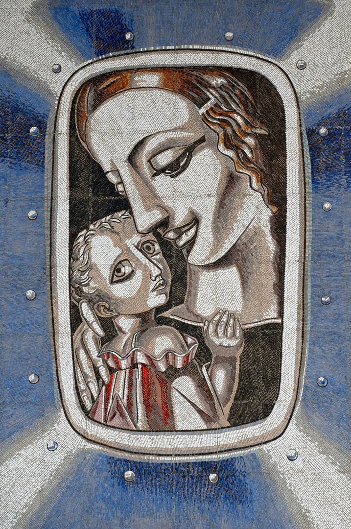 Мозаичное панно Мадонна с младенцем в иллюминаторе