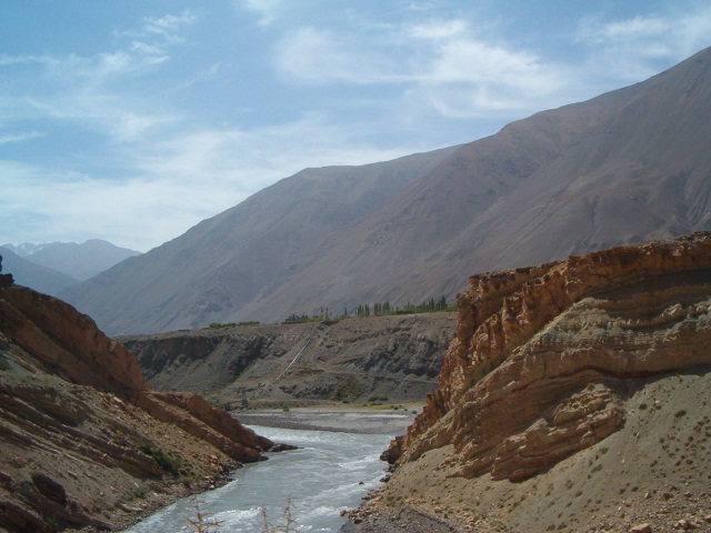 Река Зеравшан. Таджикистан