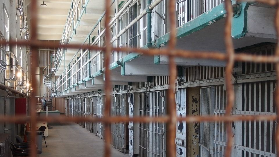 Тюрьма [MarcelloRabozzi, pixabay, cc0]