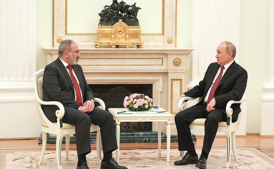 С Премьер-министром Армении Николом Пашиняном