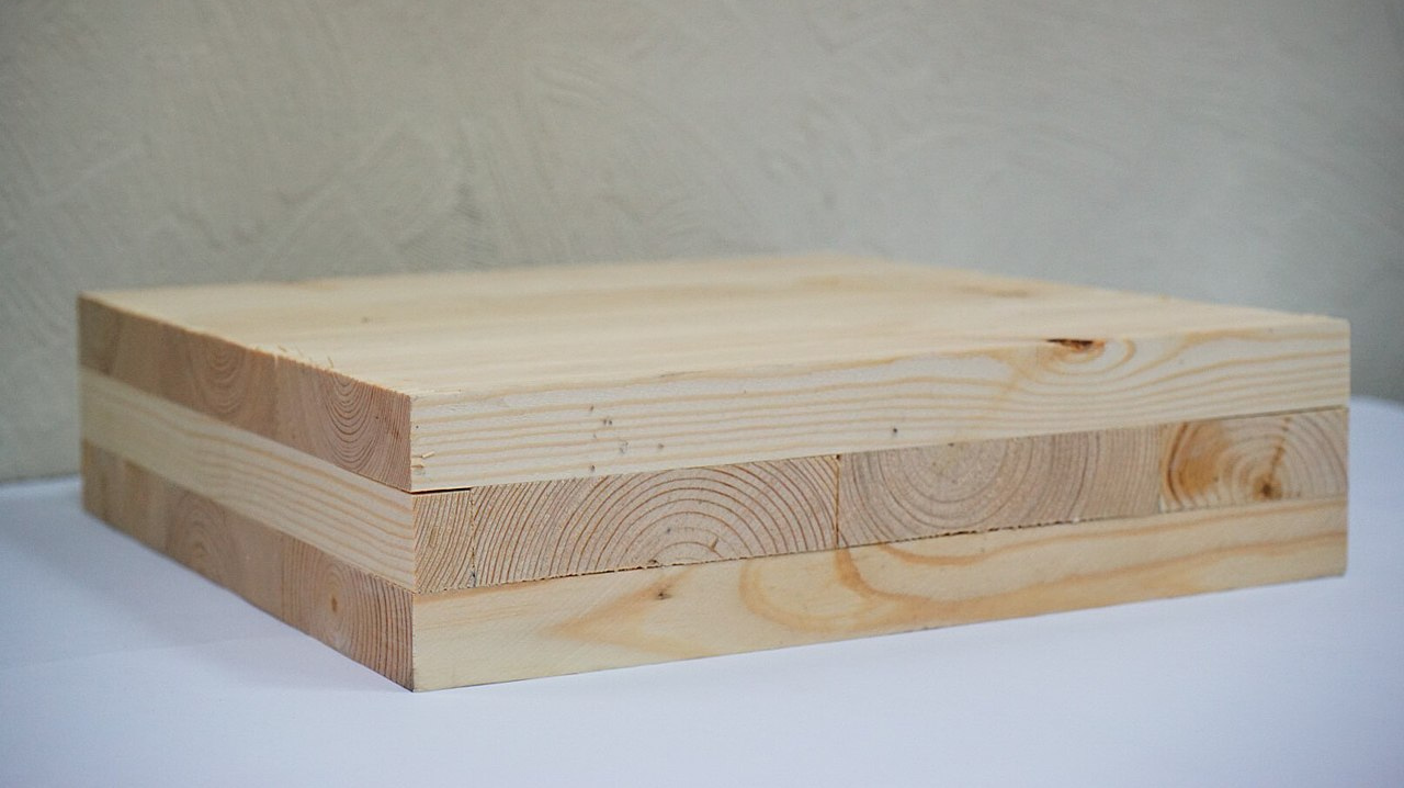 Многослойная клееная деревянная панель