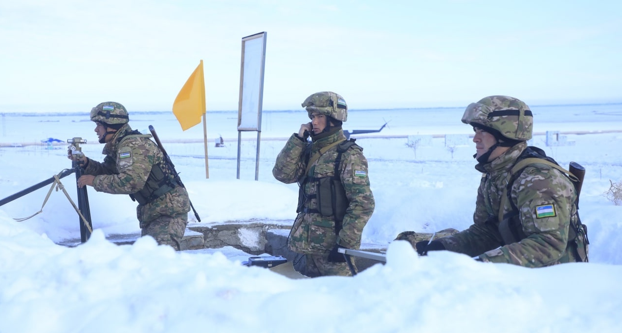 Боевые учения в заснеженных условиях на полигоне «Сазаган» Самаркандского гарнизона войсках Центрального военного округа Узбекистана