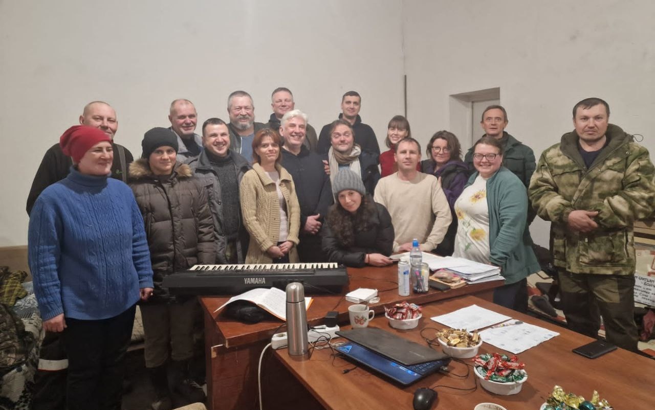 После концерта в волонтерском центре в Новоайдаре
