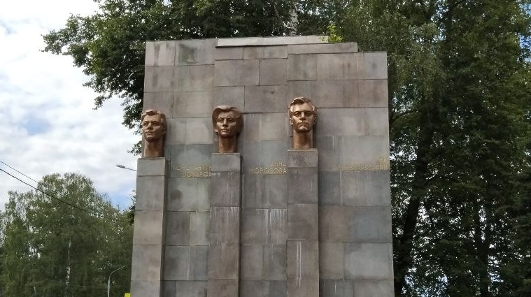 Памятник Сещенскому интернациональному подполью
