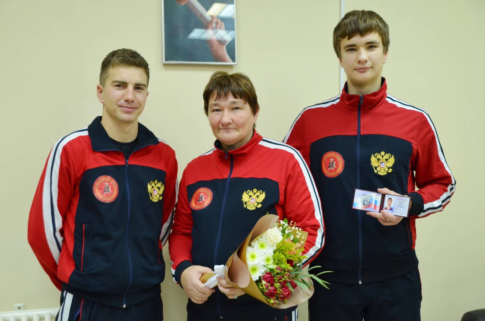 Елена с сыном и зятем. На награждении в 2020 году