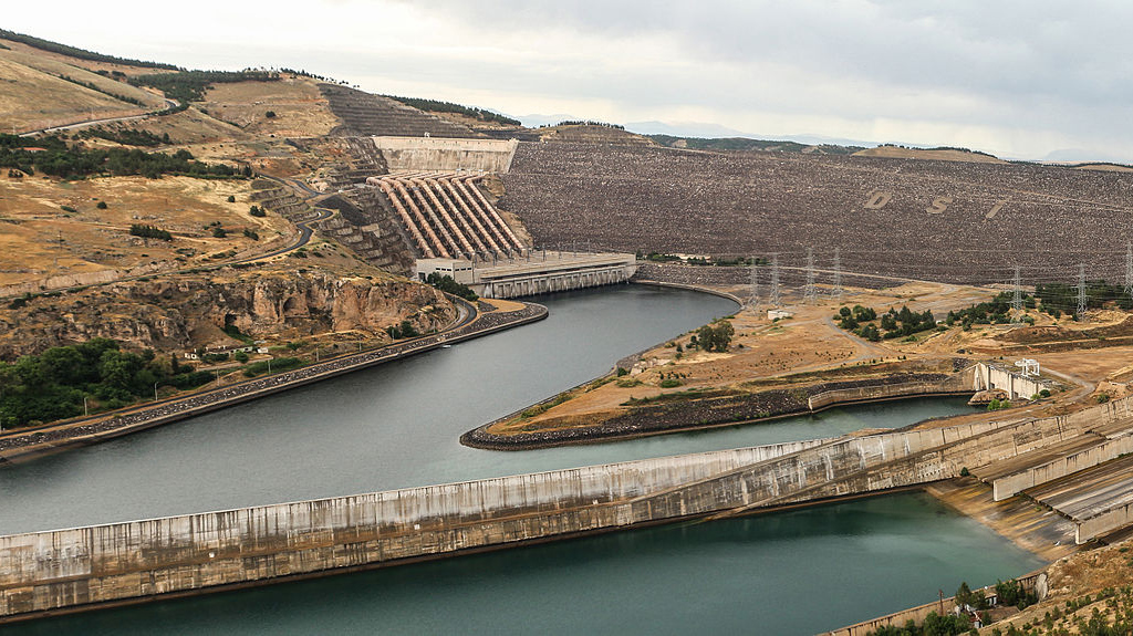 ГЭС Ататюрка на реке Евфрат. Турция