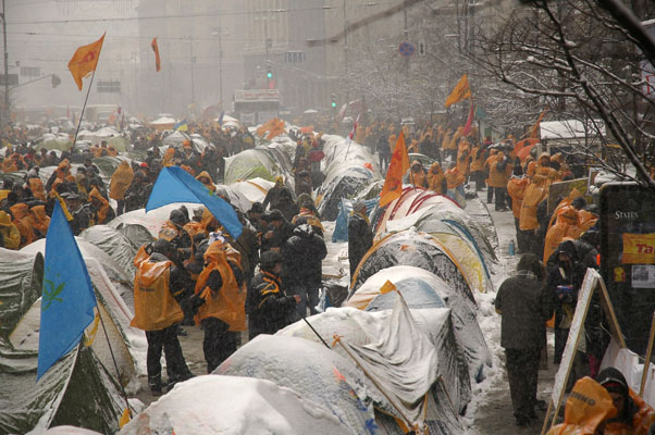Палаточный городок протестующих в Киеве. 2004