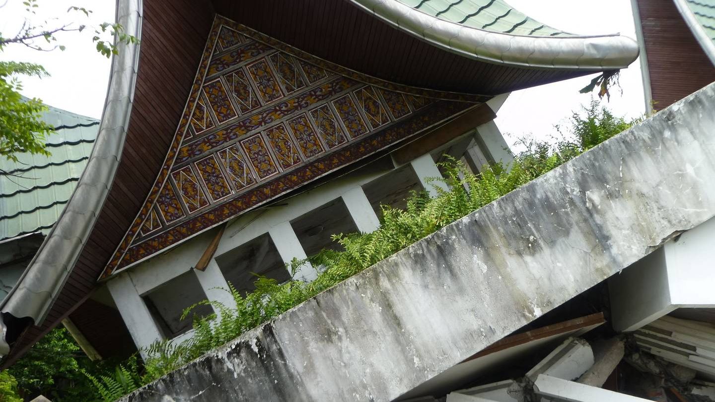 Damage from the 2009 Padang earthquake. Indonesia 2009. Photo AusAID