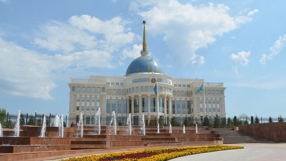 Дворец президента. Астана. Казахстан