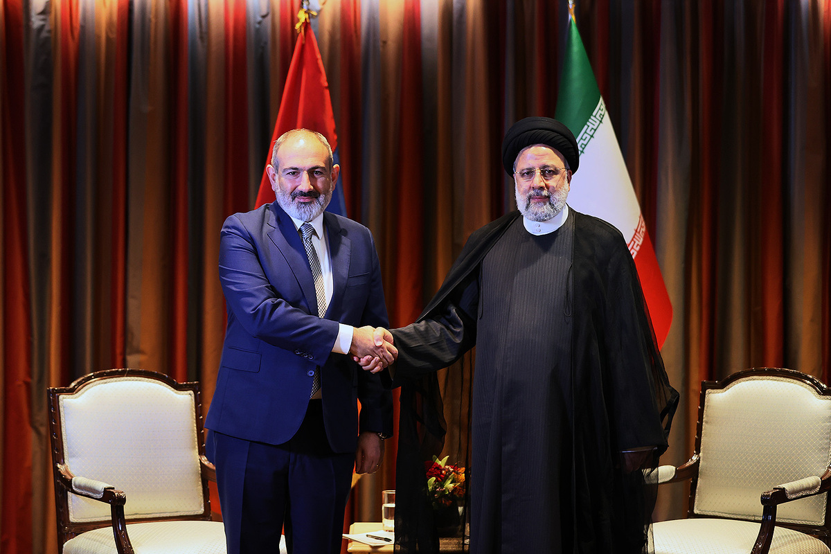 Премьер-министр Армении Никол Пашинян и президент Ирана Ибрахим Раиси, 22 сентября 2022 года, Нью-Йорк