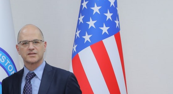 Посол США в Узбекистане Джонатан Хеник