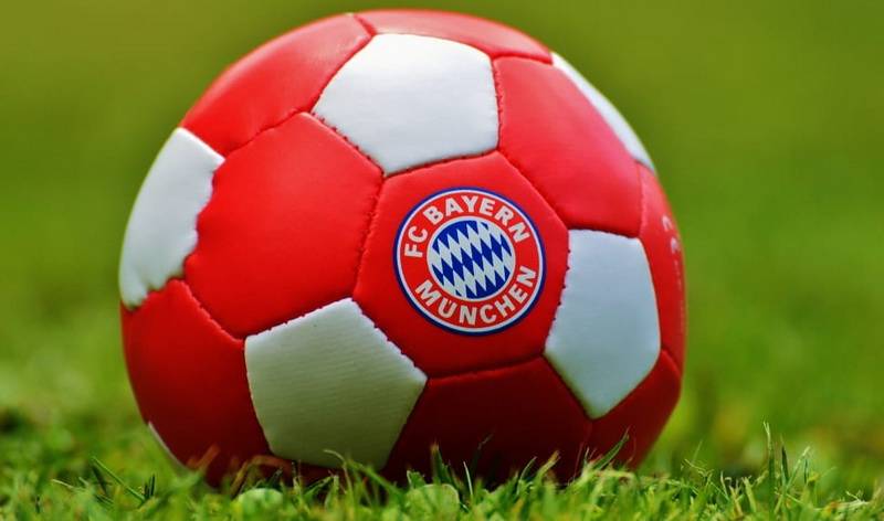 Футбольный мяч клуба Бавария