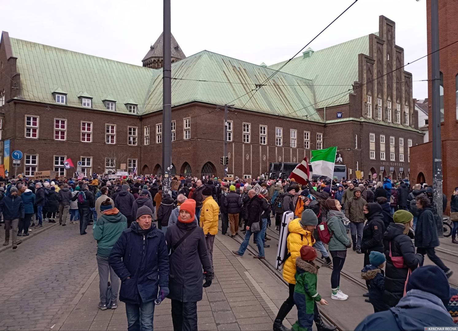 На подходе к демонстрации против правых сил в центре Бремена