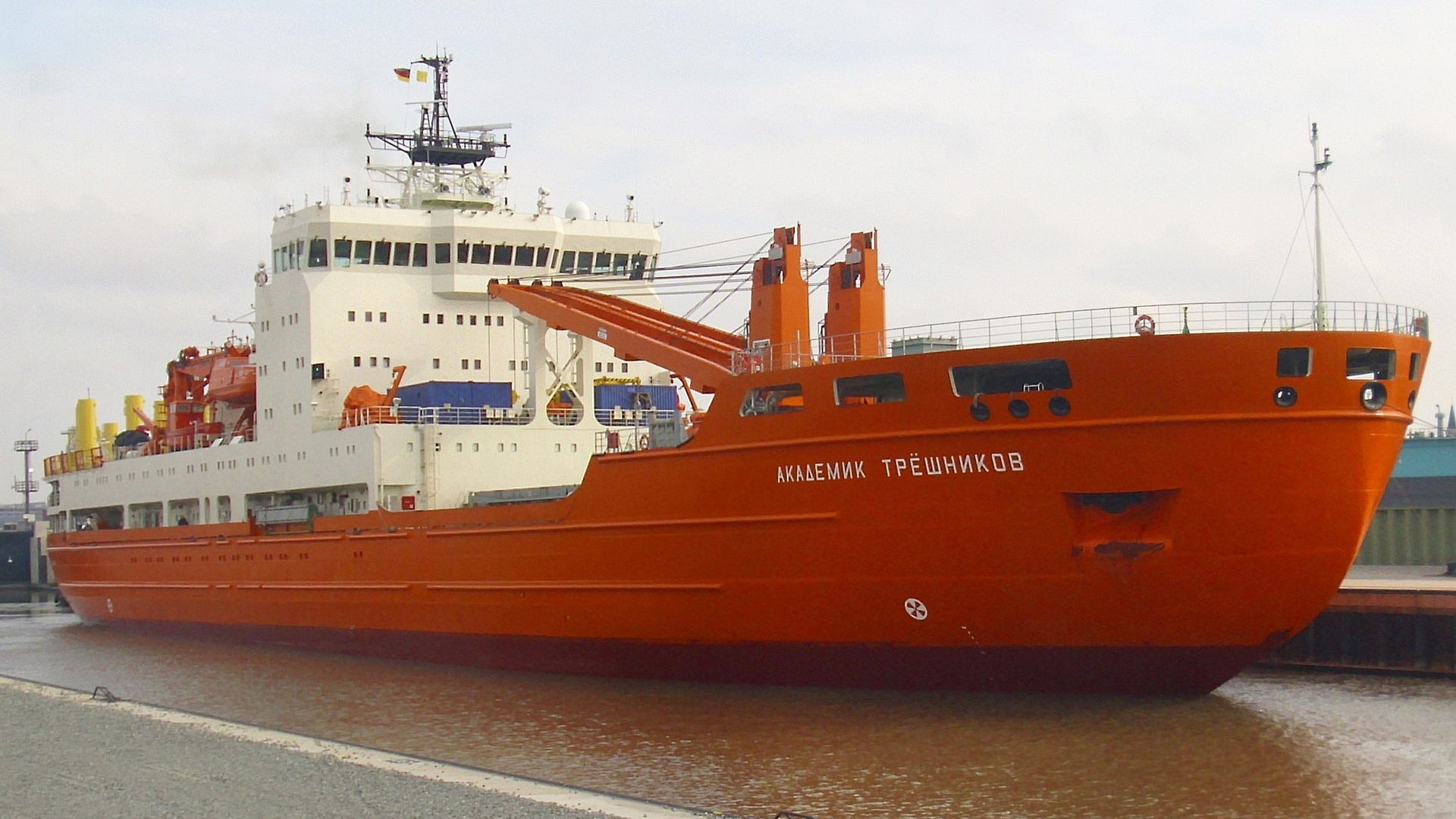 Научно-экспедиционное судно «Академик Трёшников». 2013 год