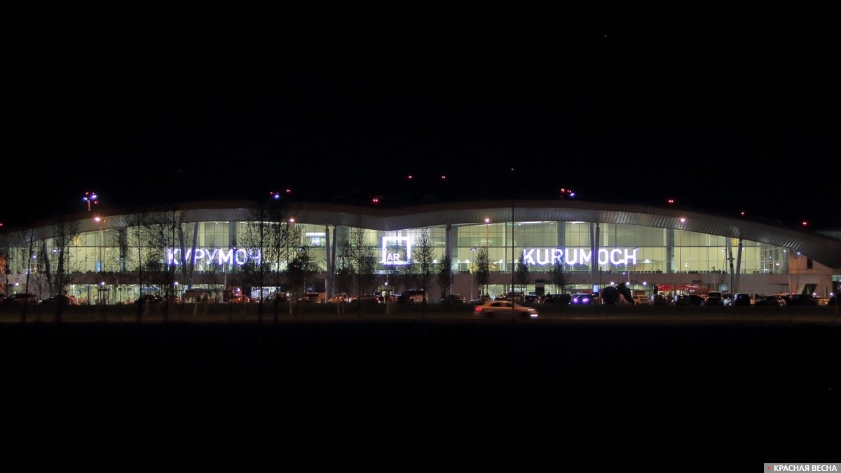 Самара. Аэропорт Курумоч ночью