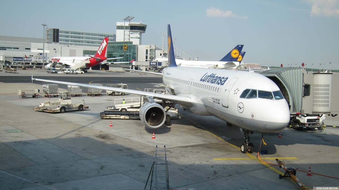 В Германии начались забастовки пилотов и бортпроводников Lufthansa
