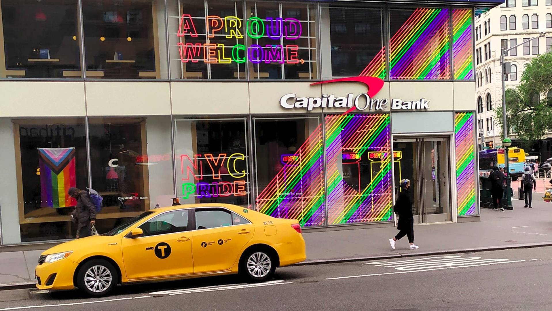 Capital One Bank, Бродвей, Нью-Йорк