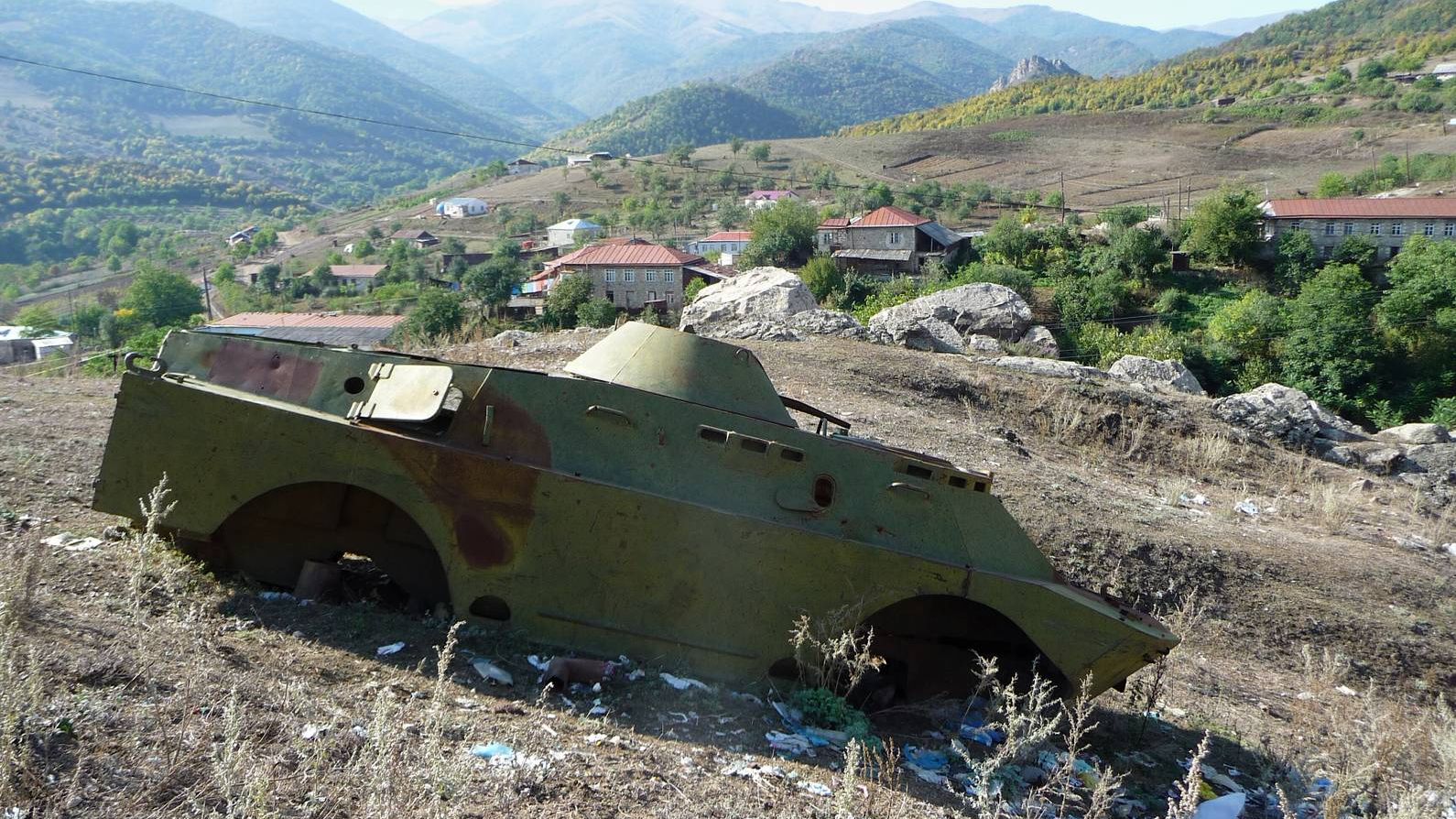 Остов БРДМ-2 в Нагорном Карабахе