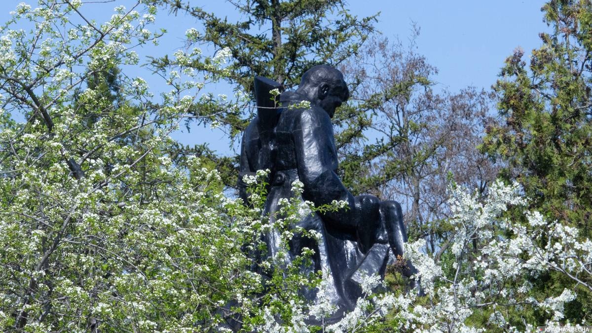 «Не забудем, не простим» мемориал в Луганске