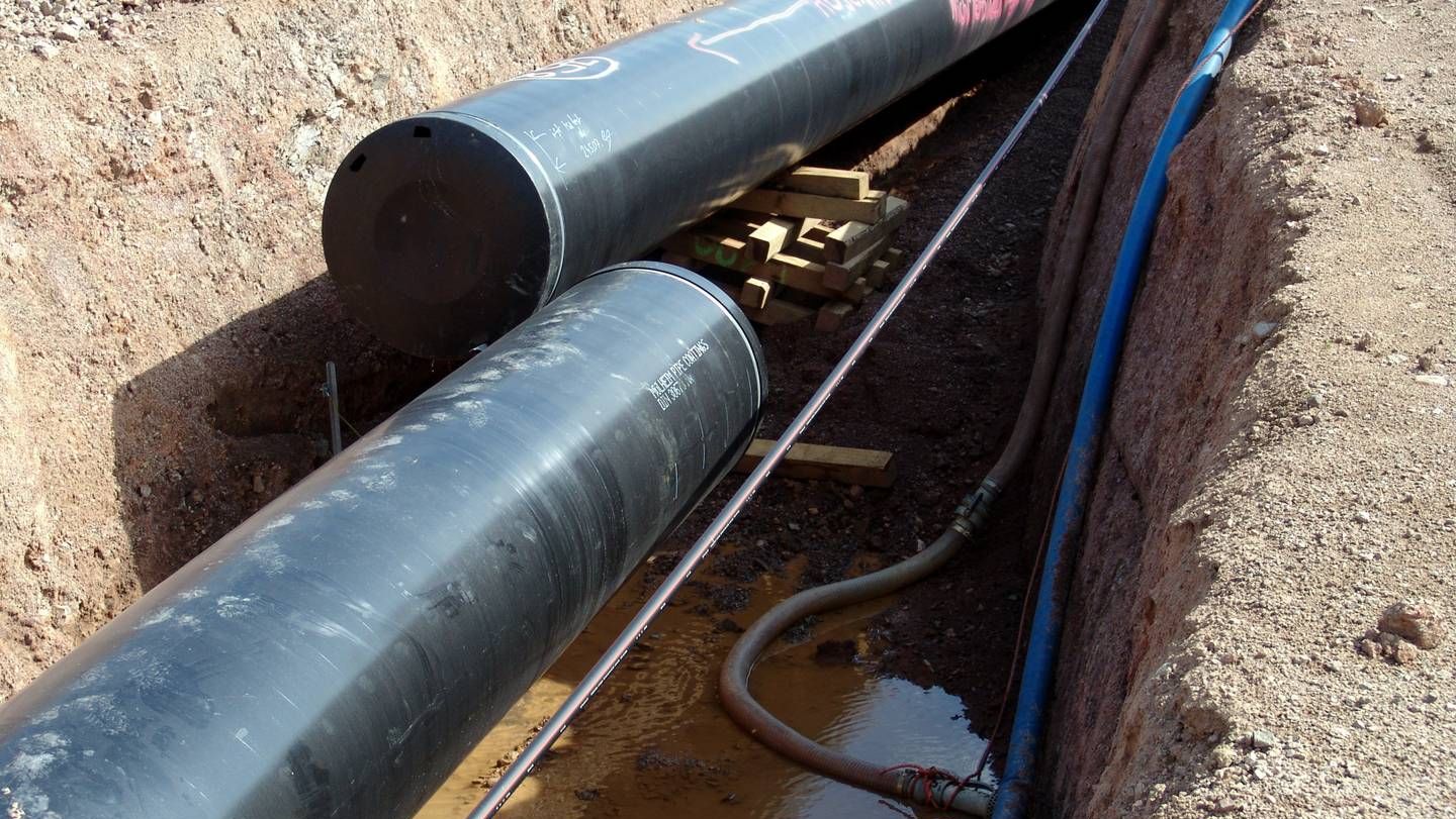 Укладка труб газопровода «Сарыарка»