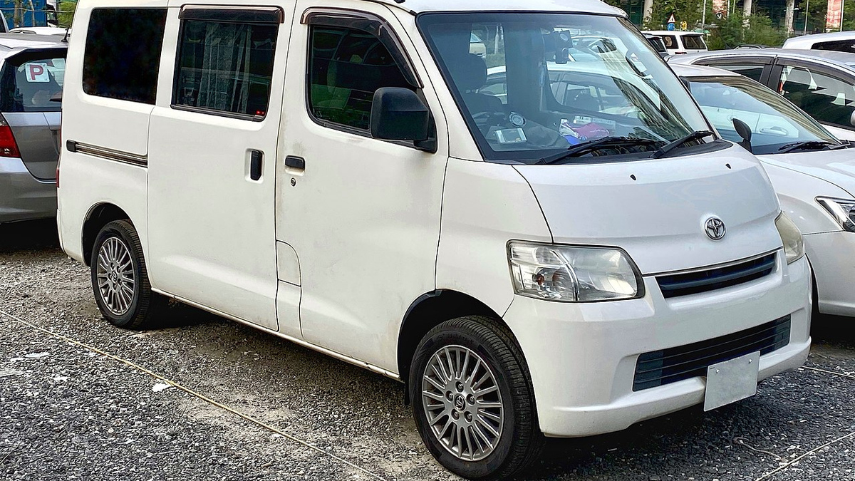 Появился новый автомобиль Mazda Bongo, полностью копирующий Toyota Town Ace  | ИА Красная Весна