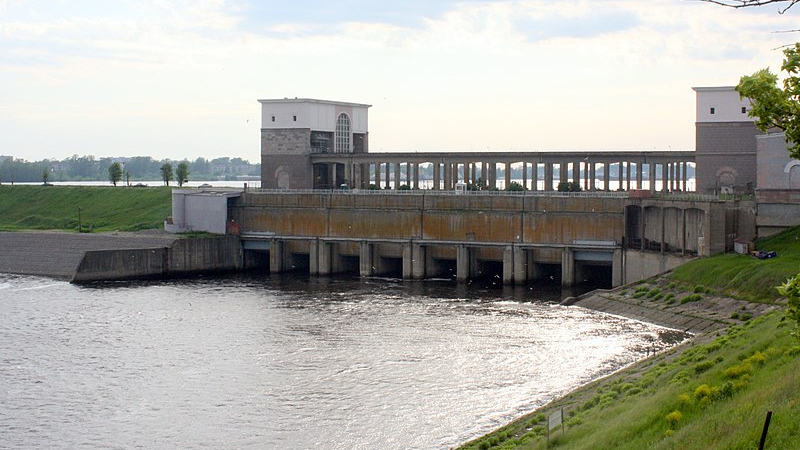 Водосбросная плотина Рыбинской ГЭС