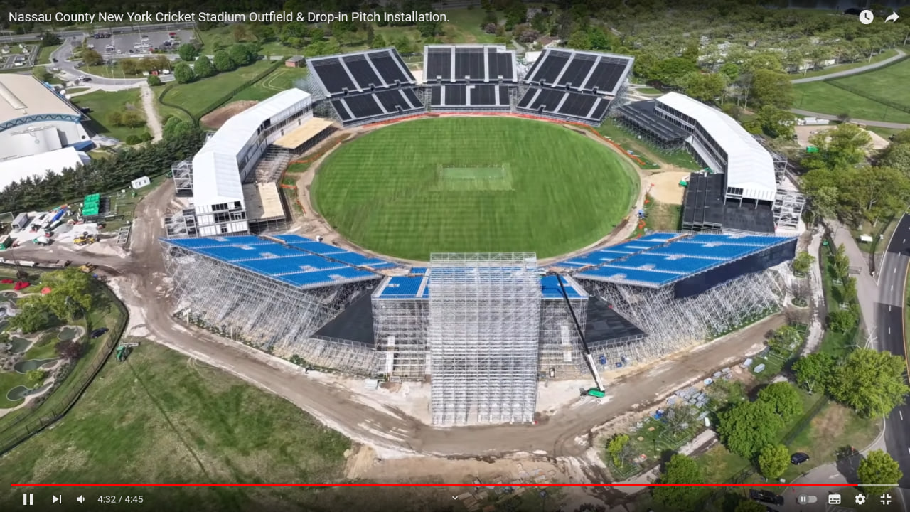 Цитата из видео «Nassau County New York Cricket Stadium Outfield & Drop-in Pitch Installation» пользователя ClairImagePro, youtube.com