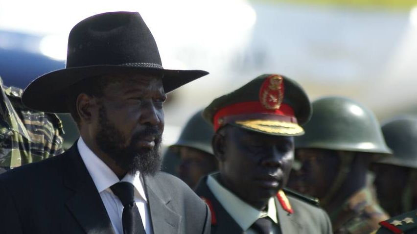 Президент Южного Судана Салва Киир (слева)