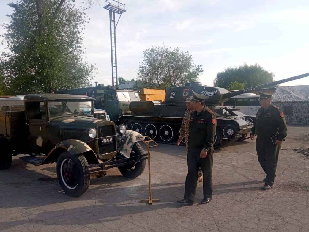 Ретро-показ военной техники времен Великой Отечественной войны в Бишкеке