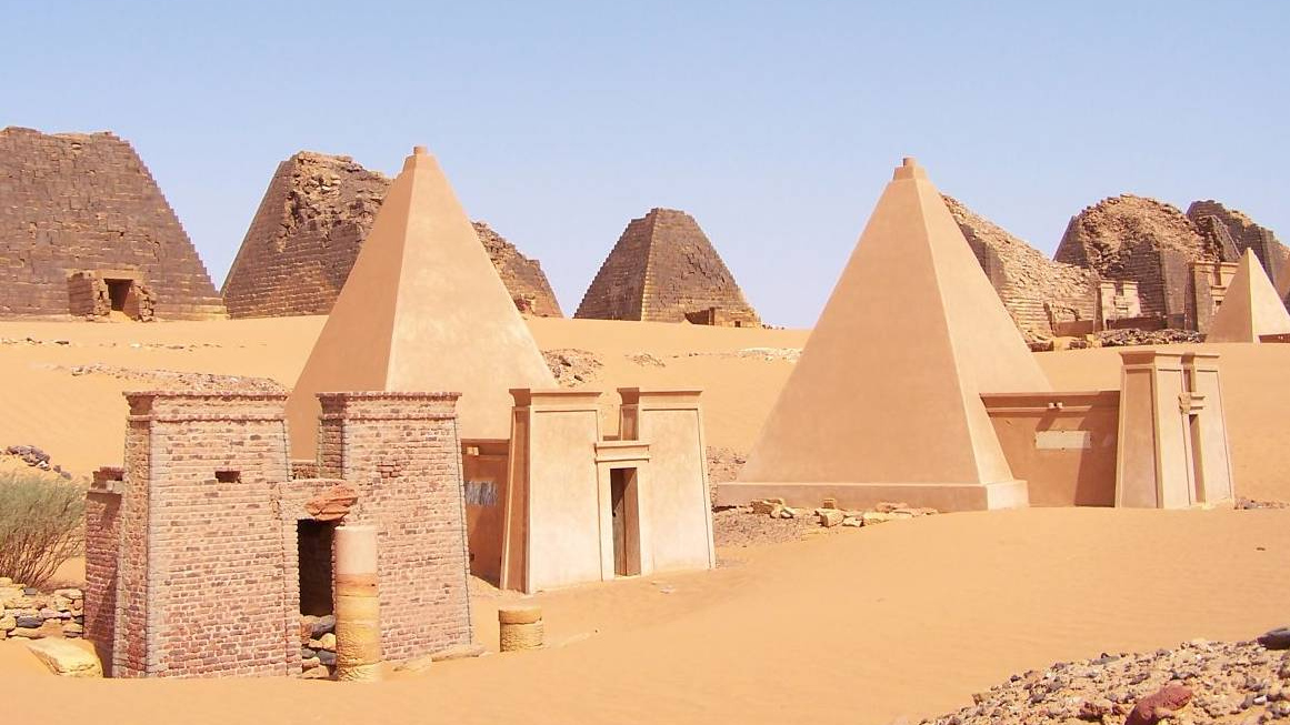 Нубийские пирамиды Мероэ в Судане