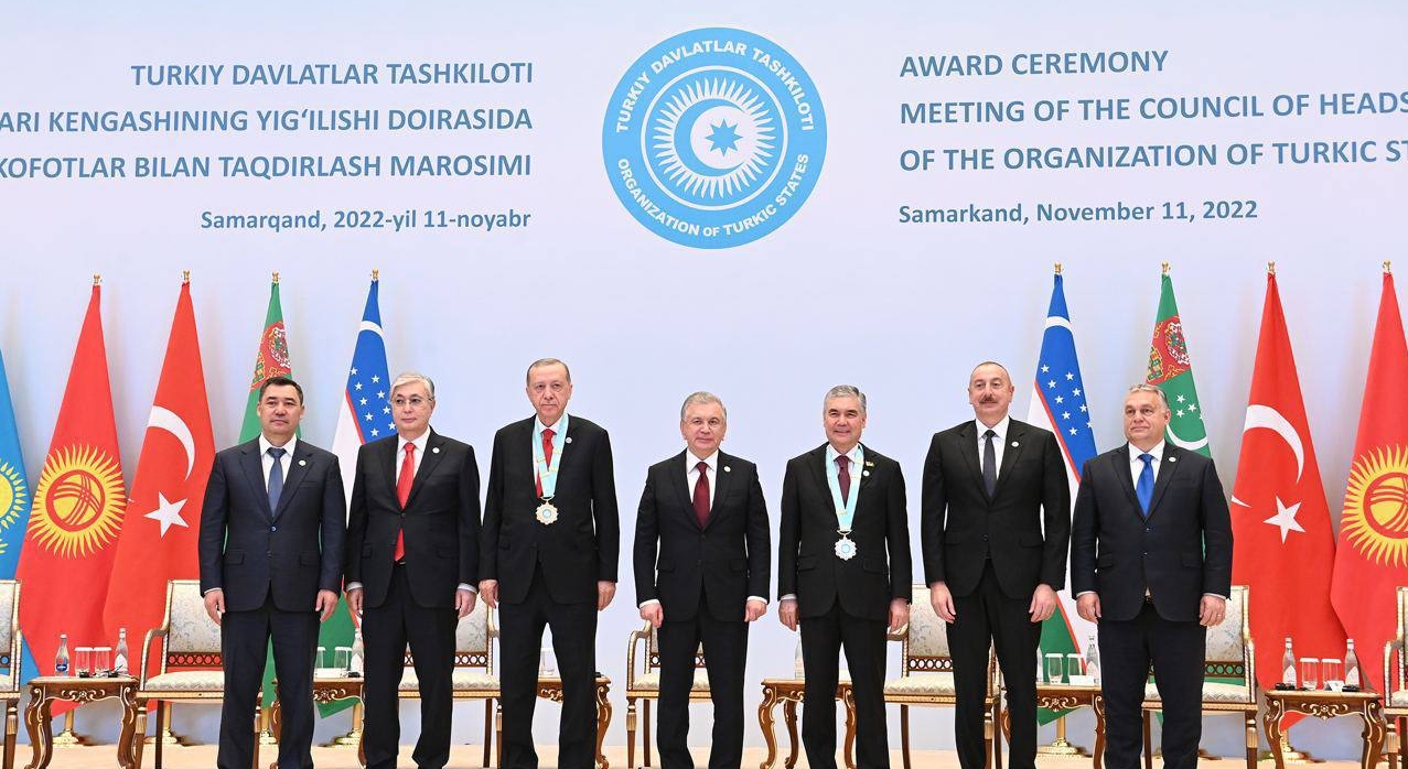Награждение наградами тюркского мира