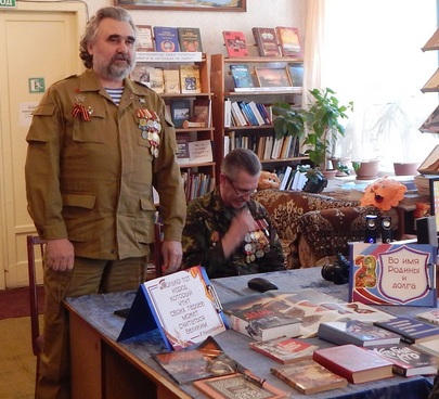 Игорь Плакида (на фото слева)