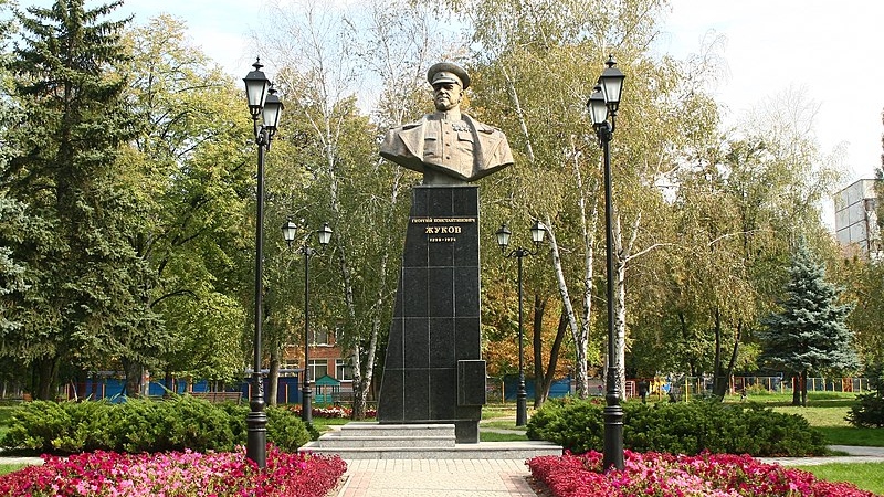Памятник Г. К. Жукову в Харькове