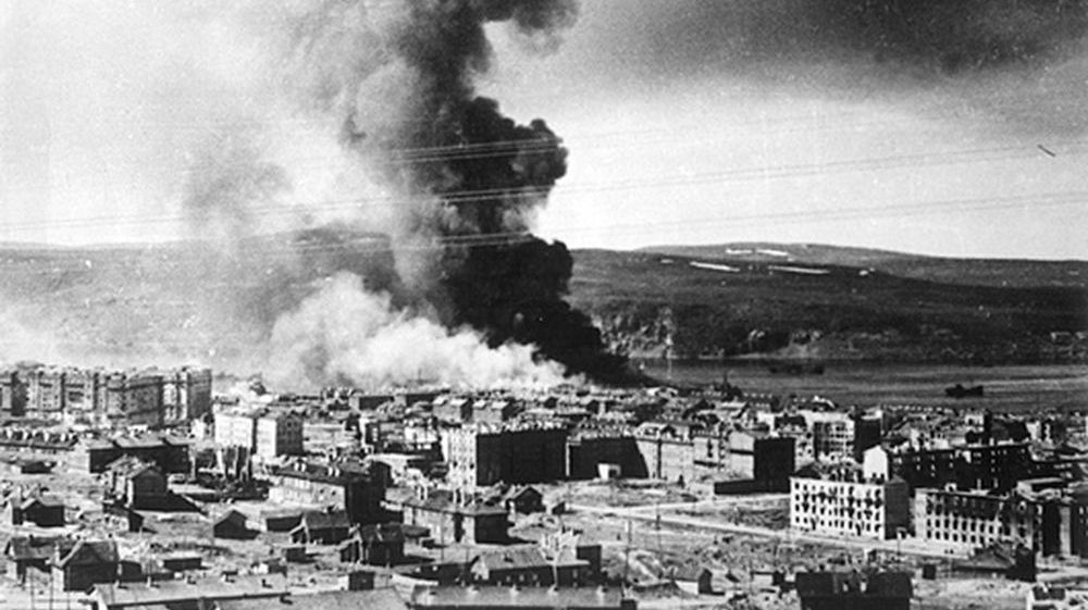 Мурманск Пожар после налета. 1942 г.