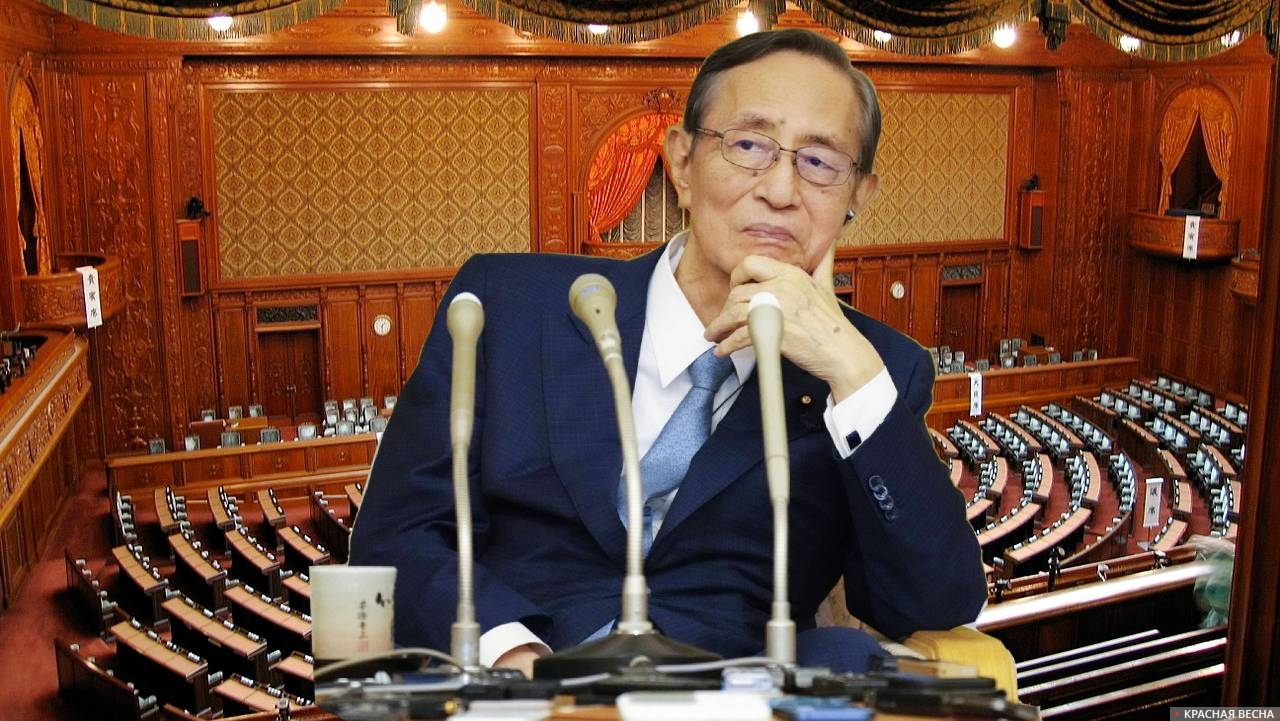 Спикер нижней палаты Хироюки Хосода объявляет о своей отставке с поста спикера в Токио 13 октября