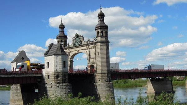 Мост королевы Луизы в Советске, соединяющий российский и литовский берега реки Неман.Калининградская область