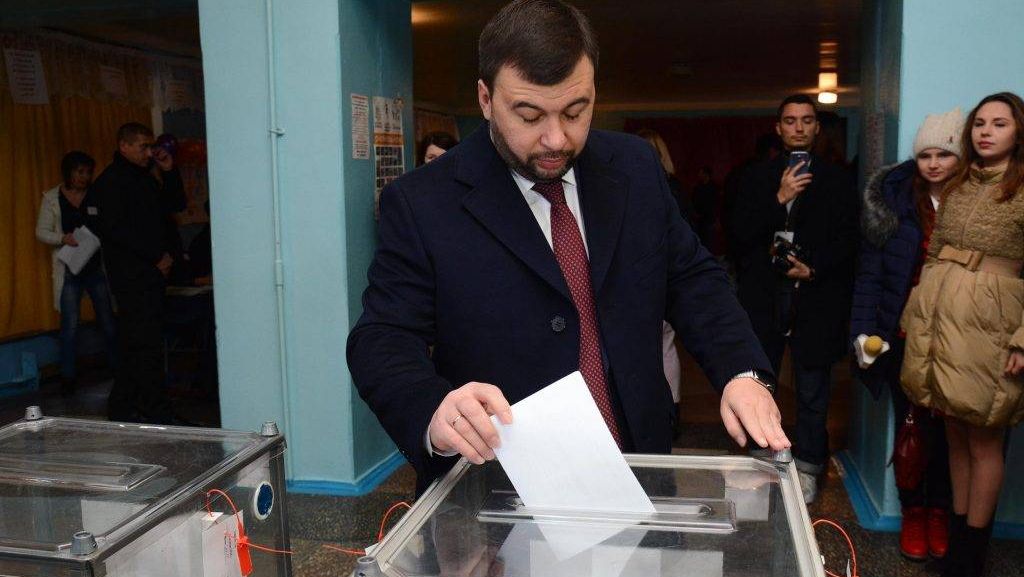 Денис Пушилин на избирательном участке