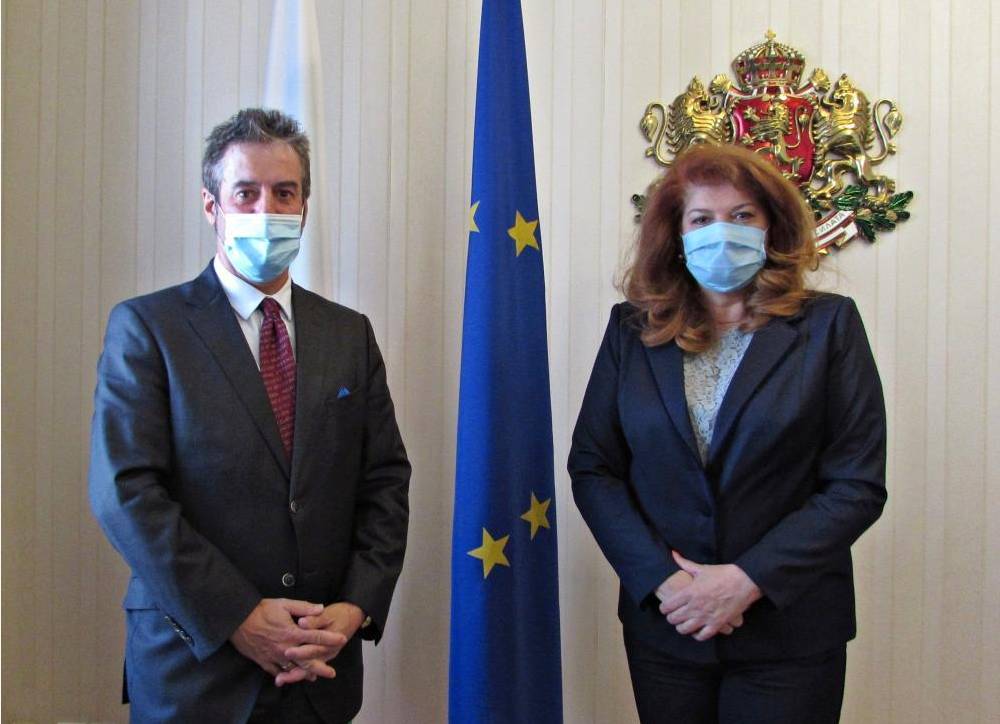 Посол Бельгии Фредерик Моррис и вице-президент Болгарии Илиана Йотова