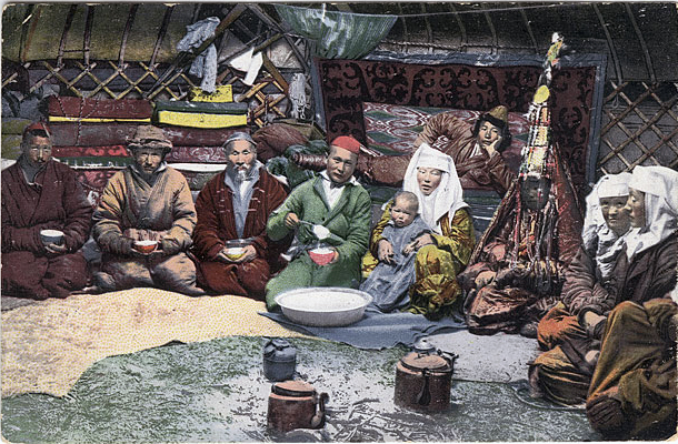 Сергей Борисов. Казахская семья в юрте. 1911–1914 гг.
