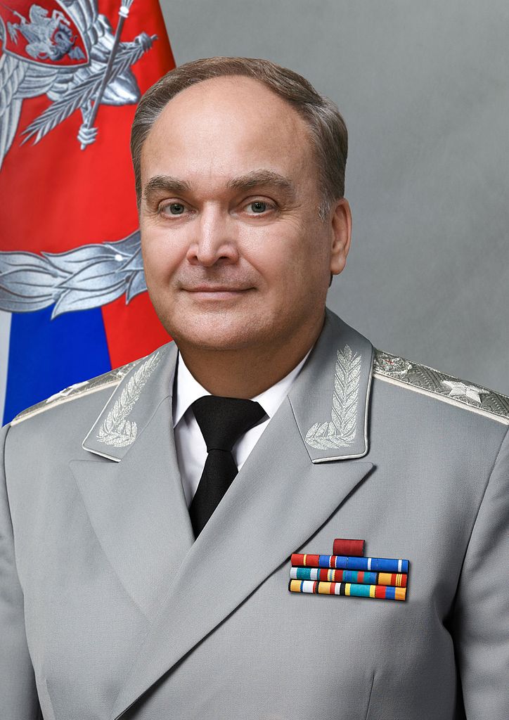Анатолий Антонов