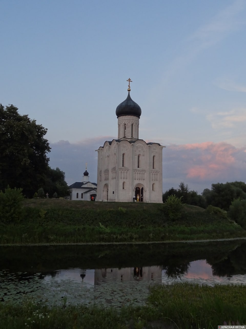 Церковь Покрова на Нерли. Поселок Боголюбово, Владимирская область.
